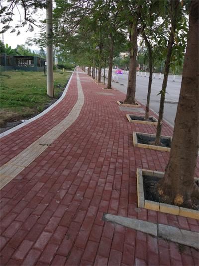 怎樣預防彩色路面磚在使用中出現問題？